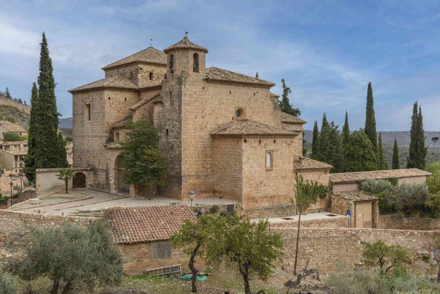 Huesca - Alquézar 30 - iglesia de San Miguel.jpg